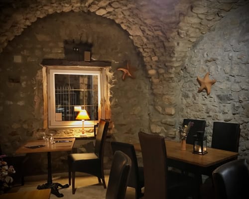 Voutes médiévales  @La Sarrasine Gîtes de vacances & more Le Comptoir des Sarrasins Restaurant Produits locaux & Idées cadeaux Aiguèze @ Les Gorges de l'Ardèche