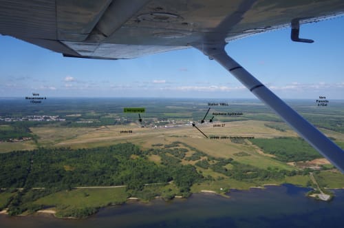Vue aérienne aérodrome de Biscarrosse et Parentis LFBS. Plan d'accès en avion au lotissement aéronautique. Location de gîte à l'année pour les pilotes de passage à l'aérogrange.