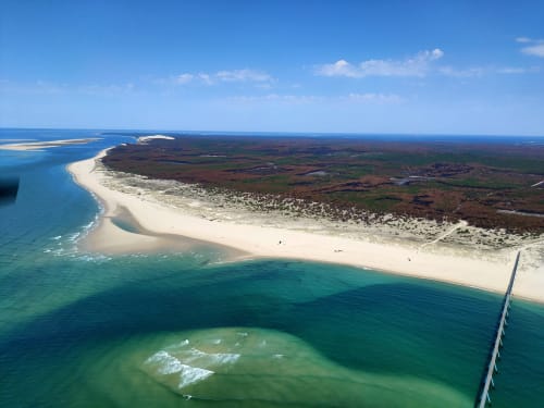 Incendie été 2022 Landes et Gironde vue aérienne océan et forêt brulée à proximité du site de l'aérogrange à Biscarrosse

