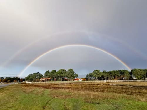 Arc-en-ciel sur l'observatoire de l'aérogrange location saisonnière à l'aérodrome Biscarrosse 