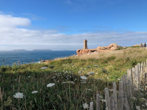 Vue du littoral de la Côte de Granit rose - Phare de Ploumanach