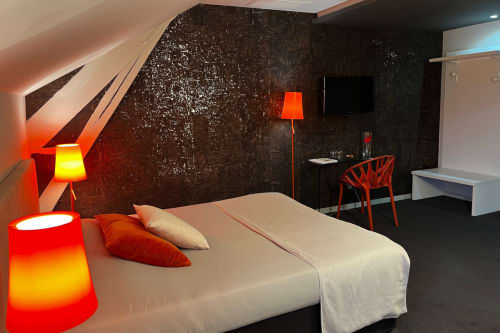 Hotel, Puy du Fou, guesthouse, bed and breakfast, accommodation, Les Herbiers, seminar, meeting room, family room for 2 to 4 people, water theme, Les Epesses, The Vikings, The Mime and the Star, The Phantom Birds, Cinéscénie, Wedding of Fire