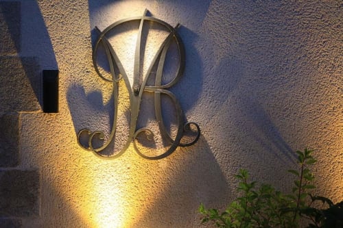 hôtel, puy du fou, gite, chambre d'hôtes, hébergement, les herbiers, logo maison marie barrault
