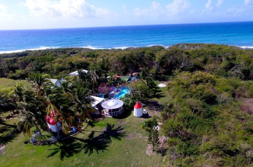 Le Grand Palm - Gîtes chambres d'hôtes - Marie Galante gîte équipés - vacances Guadeloupe famille - Gîte avec jacuzzi et piscine - jardin tropical chambres d'hôtes 