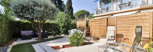 terrasse-privee-de-lhotel-le-golfe-bleu-a-cavalaire-sur-mer