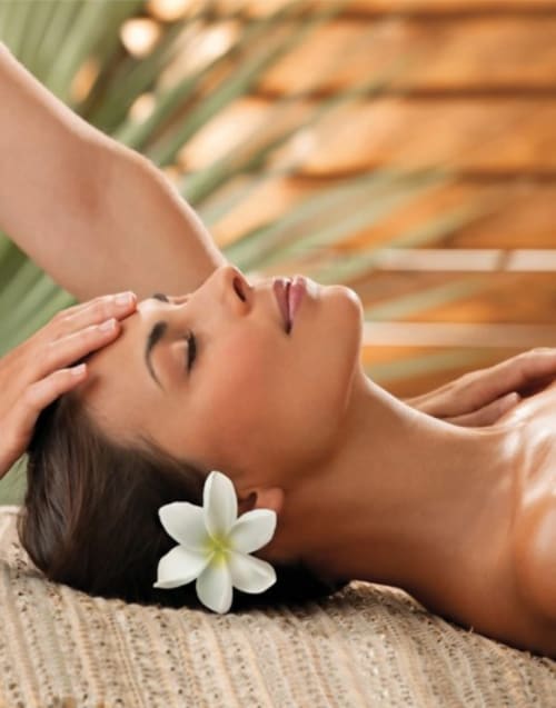Polynésie Tahiti Bora Bora French Polynesia lagoon lagon hotel avec plage restaurant beach bar spa massage