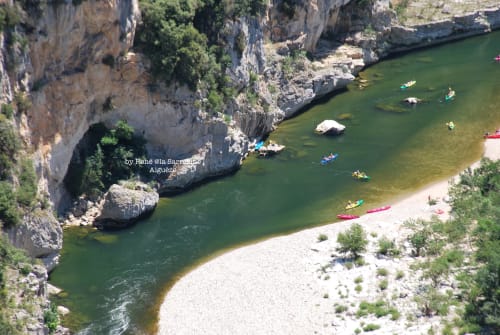 Gorges de l'Ardèche Canoë La Sarrasine Gîtes de Vacances,  Le Comptoir des Sarrasins,  Restaurant, Café, Produits du Terroir Aiguèze