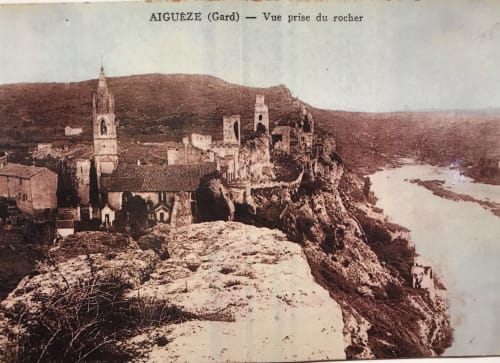 Ancienne carte postale d'Aiguèze @ La Sarrasine Gîtes de vacances & more Le Comptoir des Sarrasins Restaurant Produits locaux & Idées cadeaux Aiguèze @ Les Gorges de l'Ardèche