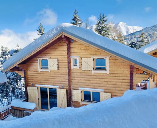location la Joue du loup, Oreeduloup, montagne, ski, chalet Japp'loup 10/12 personnes, chalet Grand Loup 14/16 personnes, hameau des cimes, eden des cimes, studio ptilou B36, melezes des chaumates