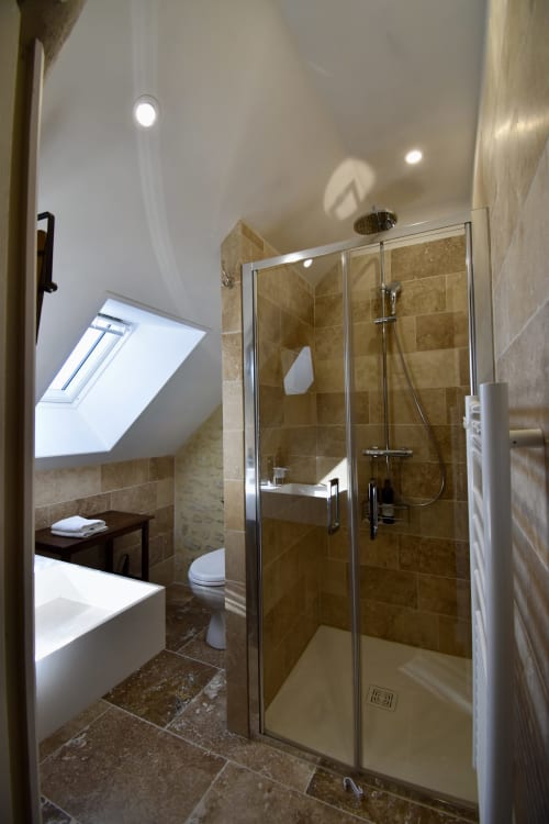 bathroom guest rooms the attic the Maison d'Horbé, bed and breakfast