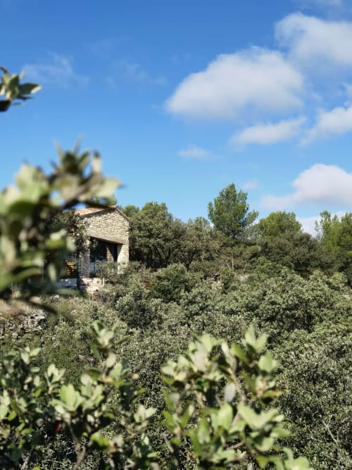 le cabanon 2.42, tourisme provence, location vacances, weekend en amoureux, mur en pierres , mon cabanon, loaction vacances