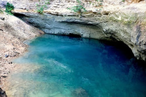 fontaine de vaucluse, sud de la france, le cabanon 2.42, je voyage en france, weekend en provence, logement insolite, loveroom