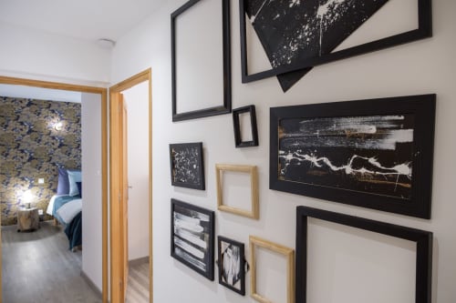 Déco moderne dans couloir du gite mas 9 Romanin