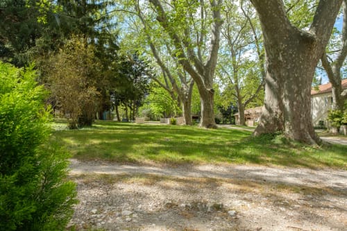 Parc paisible du Mas Neuf de Romanin