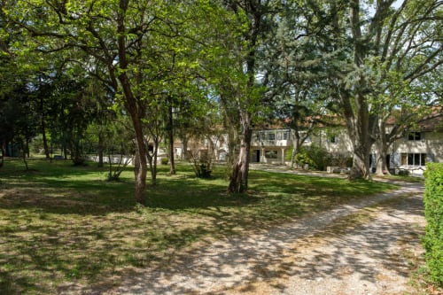 Entrée sur la propriété du Mas 9 Romanin à Saint Rémy de Provence