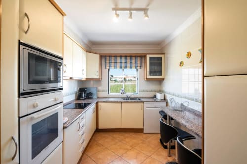 fully equipped kitchen | Rosal CN Apartment – Family-Friendly Comfort in Albufeira