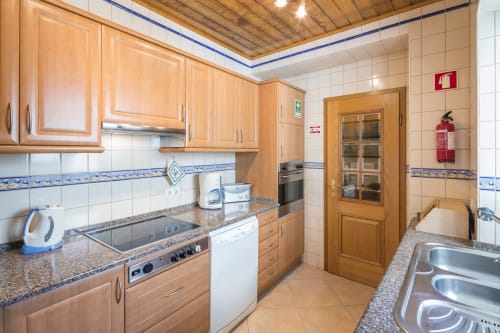 equipped kitchen | Casa da Vila Apartment – Traditional Charm in Albufeira Old Town