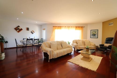 living area with dining table | Villa Pacheco @ Encosta da Balaia – Premium Holiday Villa in Albufeira