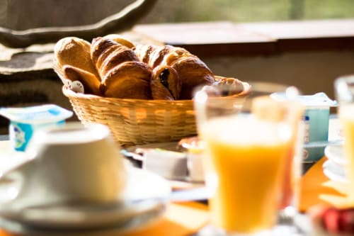 petit-dejeuner-complet-hotel-cavalaire-sur-mer
