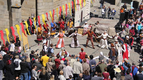 fête médiévale guérande spectacle rue