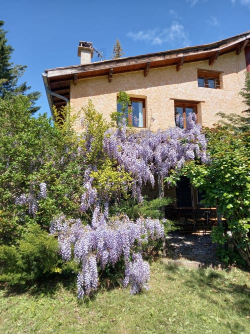 Un espace privilégié en pleine nature et montagne tout proche du lac de serre ponçon.