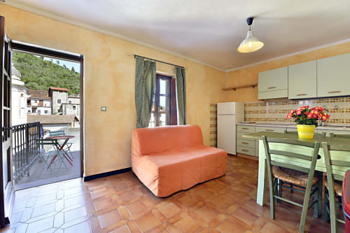 La Casa dei Nonni | La Rondinaia | Agriturismo a Castelbianco (SV)