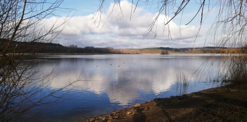 Beau lac aux alentours du gîte La Closerie à Marcenay en Bourgogne