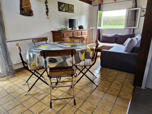 Salon, salle à manger du cottage