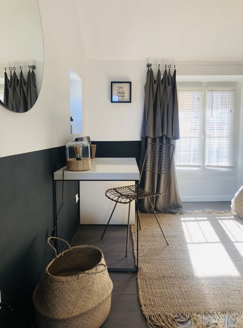 Séjour vacances en Corse, Citadelle Bastia, Chambre salle de bain dans appartement en location saisonnière.