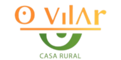 El logotipo de Turismo Rural O Vilar Representa la puesta del sol en los acantilados de Loiba y el verde su la vegetación a su alrededor.