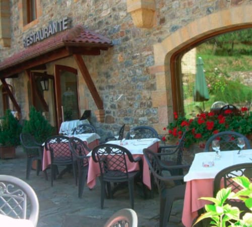 TERRAZA PARA COMER Y CENAR A LA SOMBRA