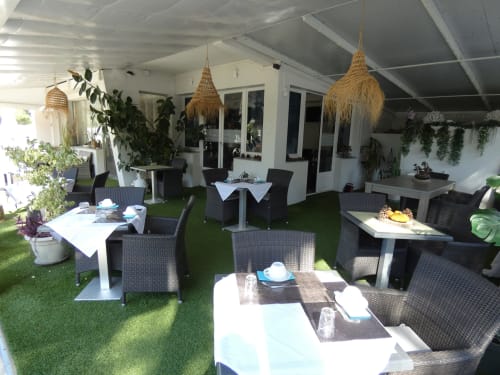 prendre-un-cafe-dans-un-hotel-cavalaire-sur-mer