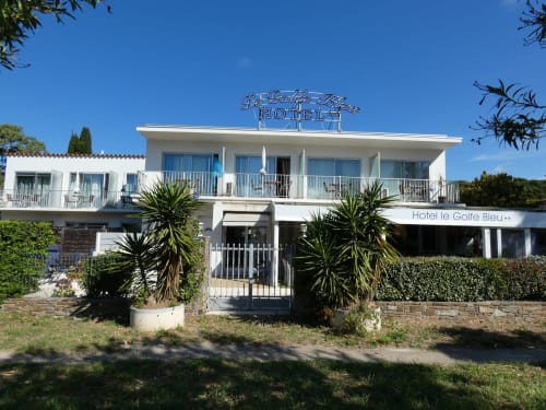 le-golfe-bleu-votre-hotel-de-proximite-a-quelques-metres-de-la-mer
