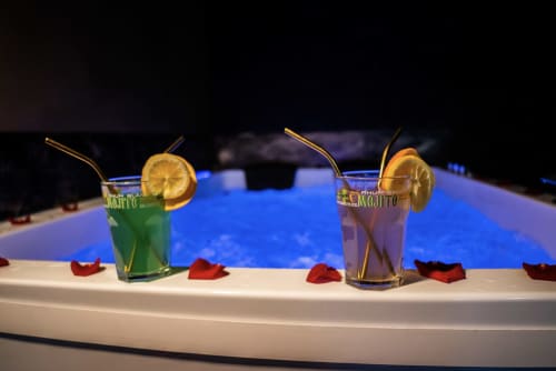 Love Suite & SPA - Le LOFT - Royan Médis - Terrasse et salon de jardin - balnéo spa - séjour romantique - séjour en couple - 