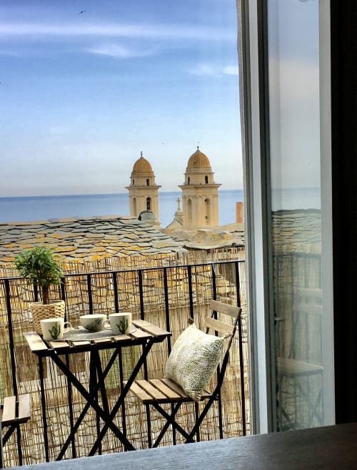 Appartement location vue mer avec balcon, centre ville bastia, Corse.