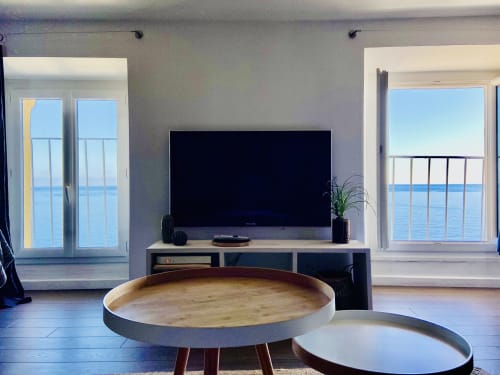 Appartement location vue mer Citadelle Bastia, Vacances en Corse. Salon vue panoramique sur la mer.
