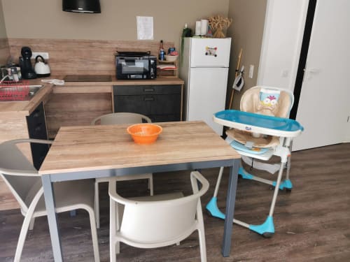 Chaise haute | Table | Chaises | Cuisine | Électroménager