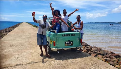 location de voiture 4l holiday's Ile sainte marie 