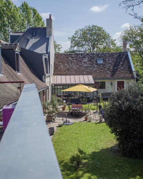 Dans la nature en regardant le jardin. Tranquilité. Calme
