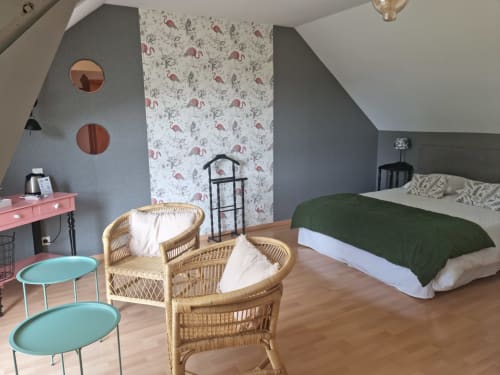 Chambre Agoat de Ty Coz Breizh, chambres d'hôtes situées à Lorient, Bretagne Sud, offrant une décoration élégante et chaleureuse, avec des tons apaisants et un mobilier confortable pour un séjour relaxant et reposant