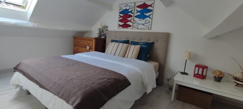 chambre de l'étage. location avec grande piscine bretagne Jardin privé Villa Côté Port, Doëlan vacances en famille