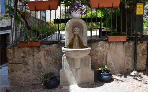 Fontaine dans Fayence