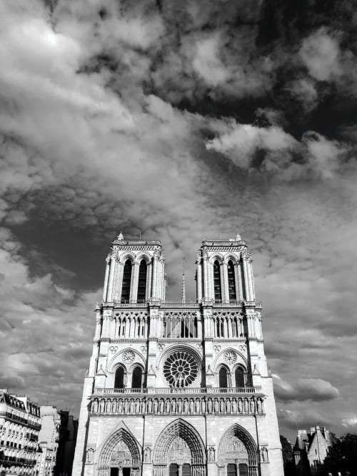 Notre Dame de Paris,  le duplex de la reine, les paris normands, lesparisnormands, arnaud mascarel, la clef des villes, appartement à louer, location à la nuit, location de vacances, Jo 2024, Jeux olympiques paris 2024, parc des princes football, stade Roland Garros, tennis, competition de boxe, Boulogne Billancourt, boulogne-billancourt, les Champs Elysées, la Tour Eiffel, Montmartre, le sacré-coeur, musée d’Orsay, quartier latin, musée Rodin, palais Garnier, musée de l’orangerie, quartier du marais, jardin des tuileries, panthéon, bateaux-mouches, bateaux mouches, musée du Louvre, cathédrale Notre-Dame, Arc de triomphe, Paris Expo Porte de Versailles, Champs de Mars, La Défense Arena.