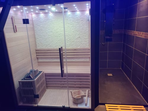Combourg Les Etonnants Romantiques - séjour romantique sensuel - proche Mont St Michel - intimité - Proche Dinan gîte - Sauna table de massage - gîte love room jacuzzi 