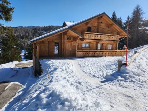 location la Joue du loup, Oreeduloup, montagne, ski, chalet Japp'loup 10/12 personnes, chalet Grand Loup 14/16 personnes, studio ptilou B36, melezes des chaumates