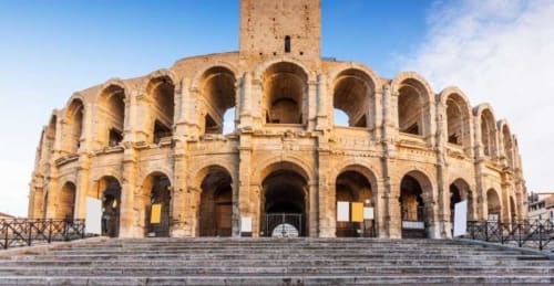 Venez séjour prés d'Arles et ces magnifiques Arène  