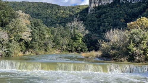 Ardèche méridionnale Vallèe de l'IBIE promotions Le Gîte de Babeth    l'ibie en crue à l'automne, la vallée de l'Ibie