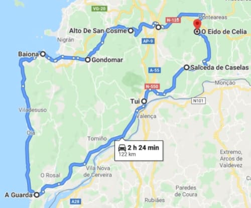 Mapa de una ruta en coche de 2 horas y 24 minutos y 122 km alrededor de la provincia de Pontevedra, Galicia, que conecta varios puntos de interés, incluyendo 'O Eido de Celia' en Ponteareas, Salceda de Caselas, Tui, A Guarda, Baiona, Gondomar y Alto de San Cosme. La ruta ofrece un recorrido turístico que pasa por paisajes costeros y de interior, ideal para explorar la riqueza cultural y natural de la región.