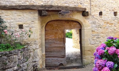 Porche d'entrée - La Source Gilhodes - Maison d'hôtes en Aubrac - Aveyron