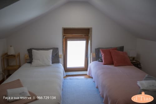 Casa das Tias, alojamento local, Porto quartos conforto, férias, fim-de-semana, norte, Portugal, praia, piscina, churrasqueira, festas, verão. bonita aconchegante e económica amiga ambiente. Cozinha maquina lavar roupa louça, frigorífico forno micro-ondas.